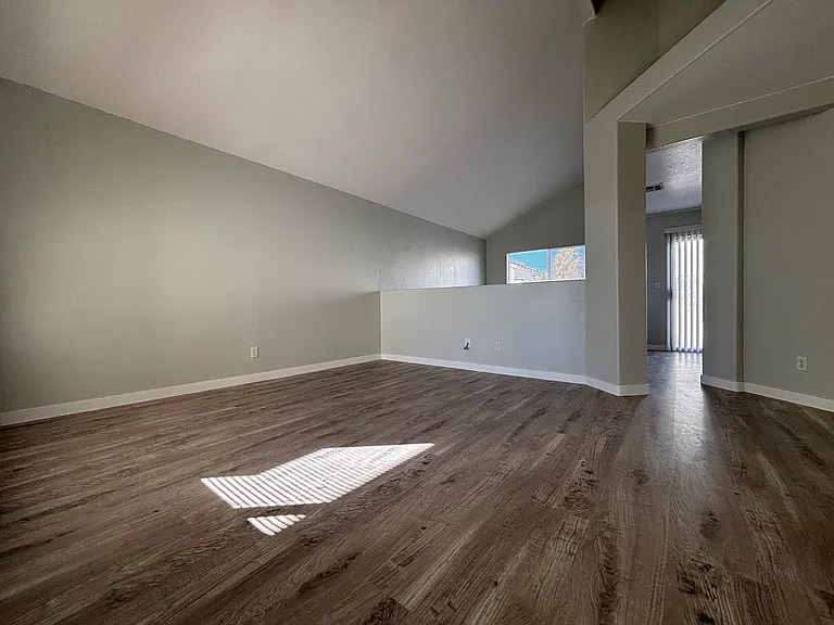 8420 Aspenbrook Ave — Photo 2