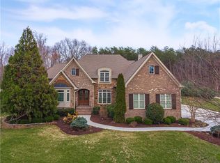 7720 Chesterbrooke Dr, Greensboro, NC 27455