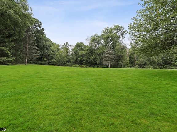 3rd image of 51 Hoagland Rd