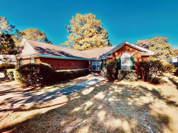 504 Baywood Rd, Dothan, AL 36305