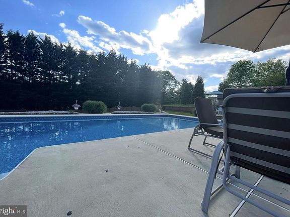 5th image of 190 Wedgewood Rd