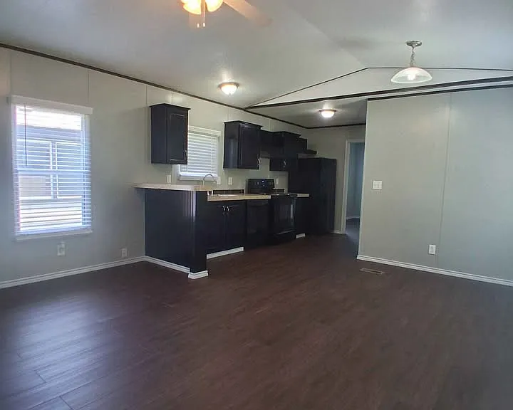 606 Summerhaven Dr #606 — Photo 4