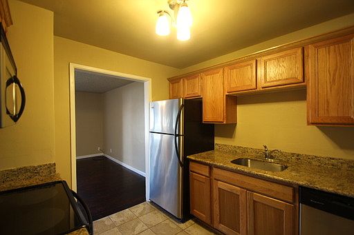 5th image of 3905 E 15th St
