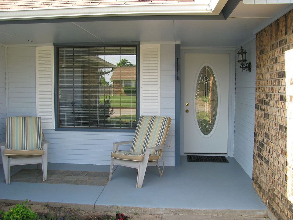 Front Sitting Porch