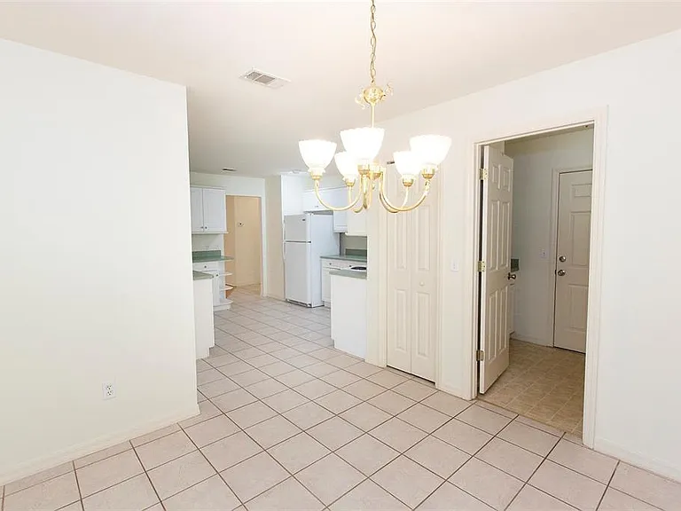 2340 NW 16th Ave — Photo 15