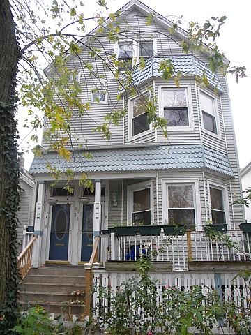 1st image of 2131 W Wellington Ave