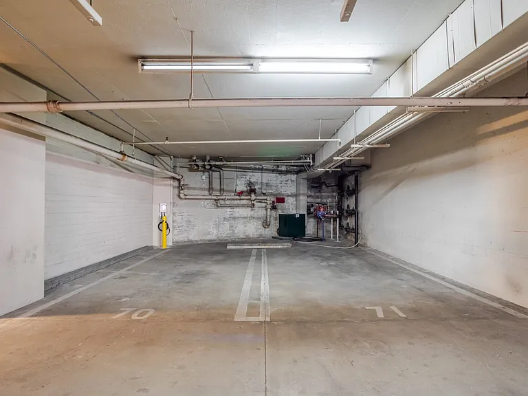 321 S San Vicente Blvd #505 — Photo 26