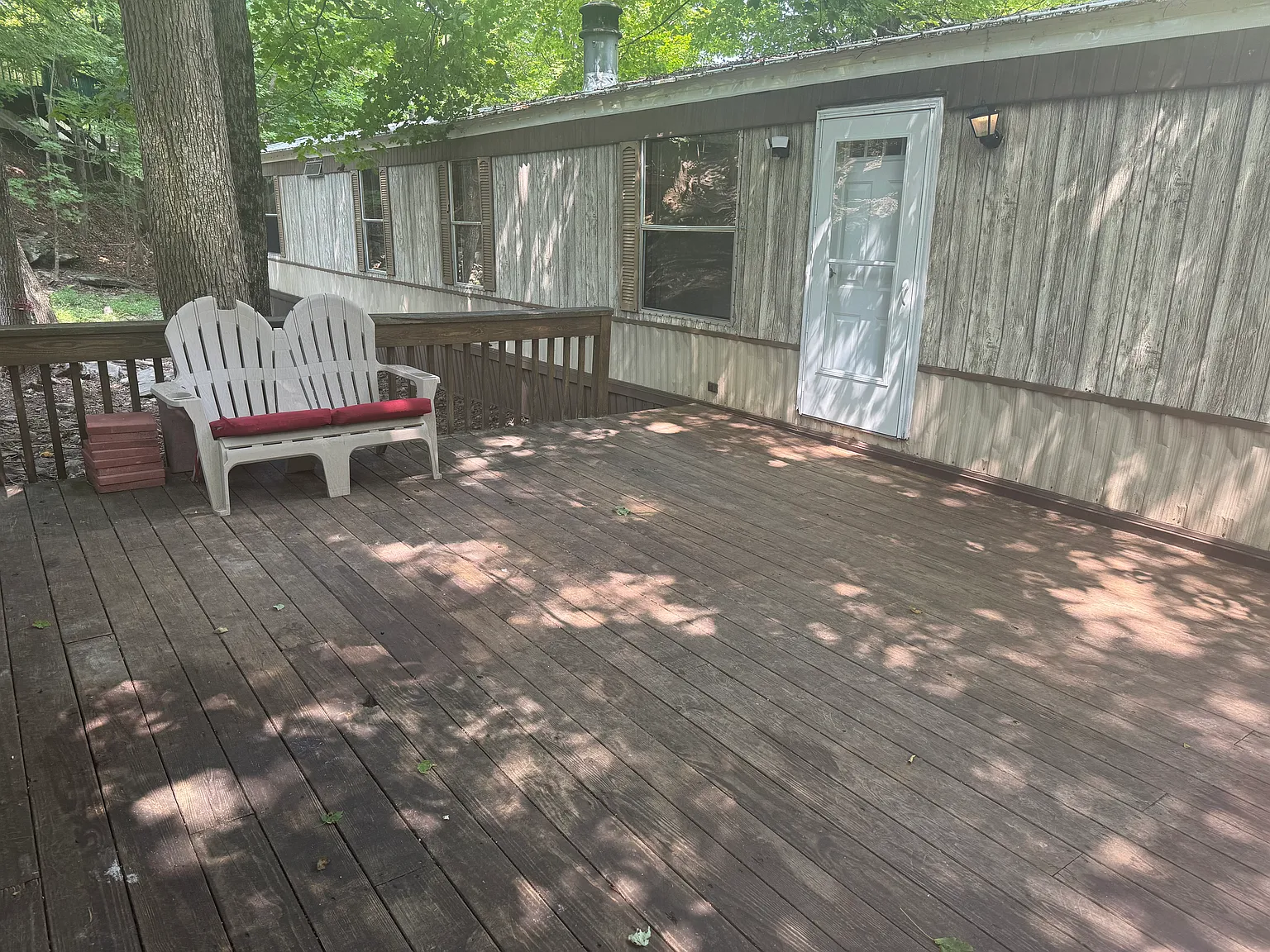 3 bed, 1120 sqft, $1,900 — Photo 1