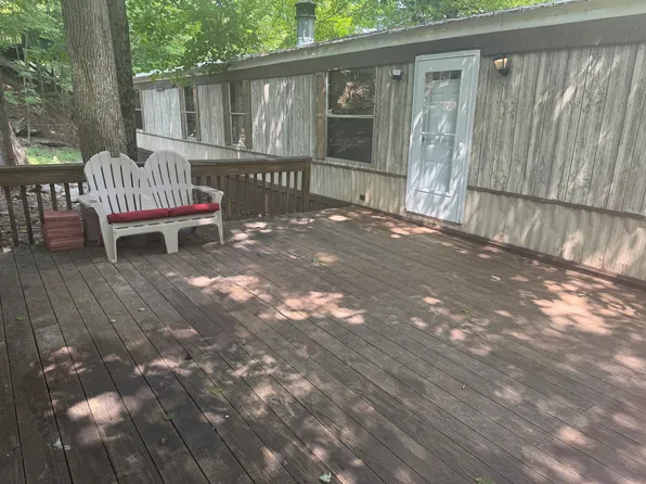 104 Long Ct, Greentown, PA 18426