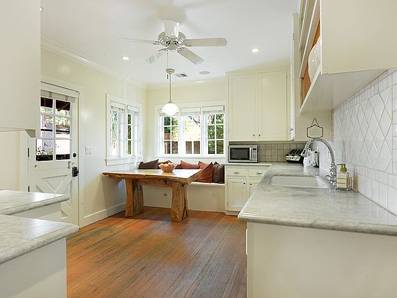 3rd image of 2501 Verbena Dr