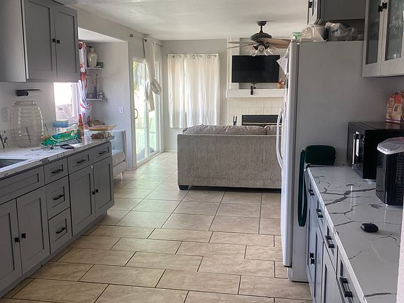 3rd image of 415 E Avenue J9