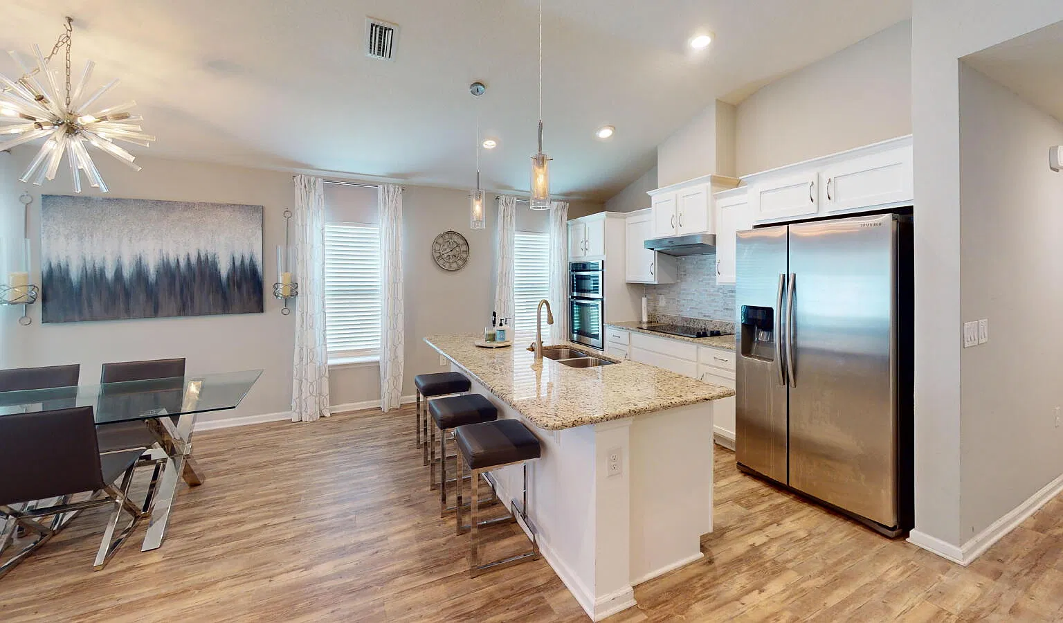 4 bed, 2.0 bath, 1653 sqft, $2,200 — Photo 3