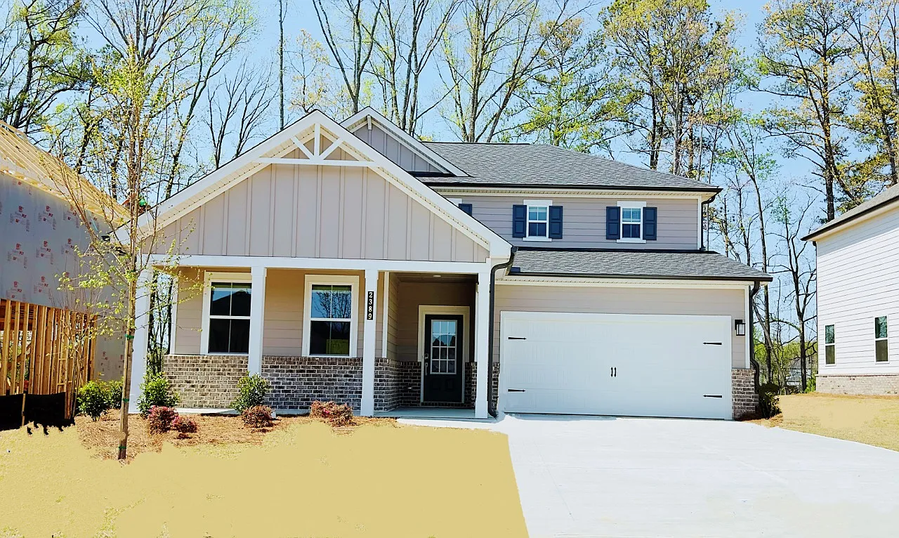 4 bed, 2570 sqft, $2,990 — Photo 1
