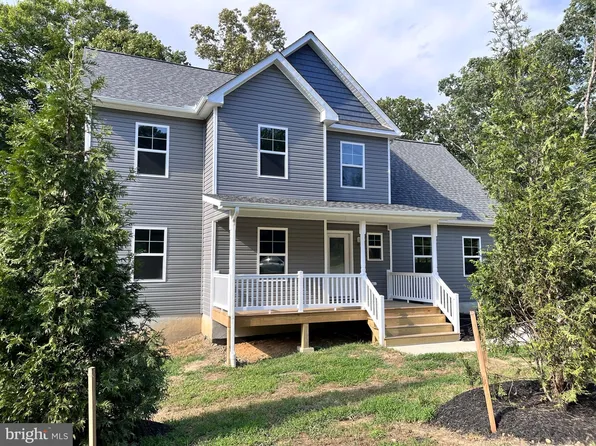 8120 Inner Pl, Lusby, MD 20657