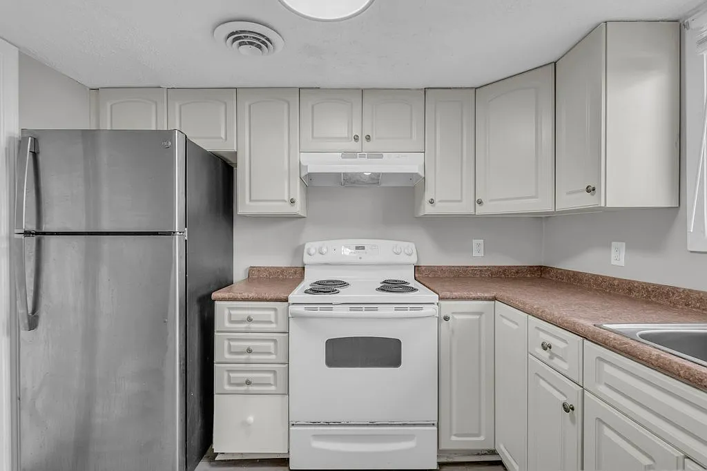 2 bed, 1.5 bath, 1165 sqft, $845 — Photo 3