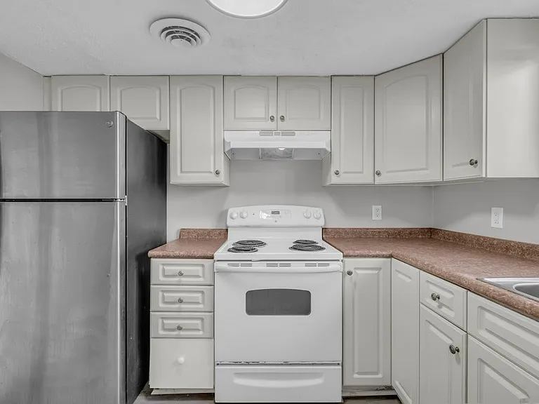 400 Forrest Blvd #26 — Photo 8