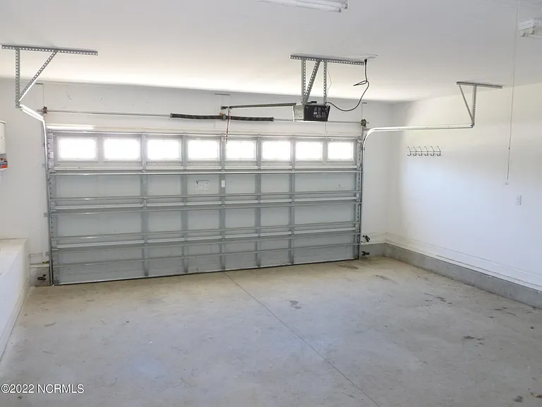 300 Sun St — Photo 24