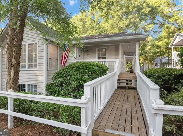 1110 Gettysburg Pl, Sandy Springs, GA 30350