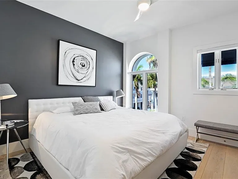 900 5th Ave S #303 — Photo 9