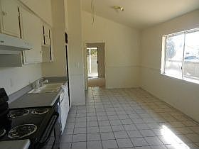 3rd image of 800 Langhorn St