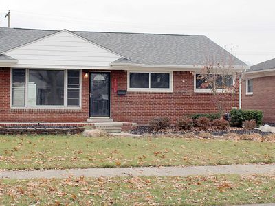 21740 Edmunton St, Saint Clair Shores, MI, 48080