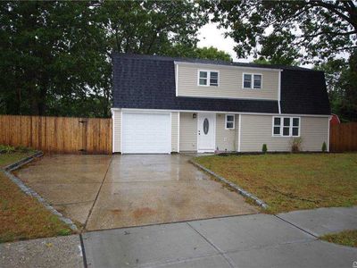 26 Newport Ave, Selden, NY, 11784