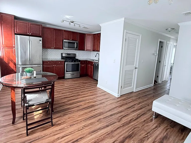 34 Gray St #3 — Photo 1