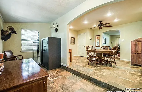 1305 Laredo Dr Photo 1