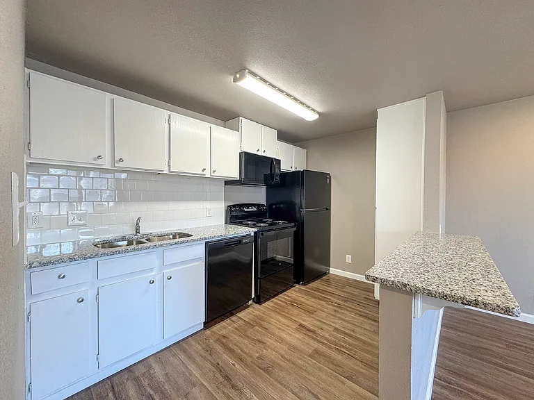 Autumn Chase Apartments — Photo 8