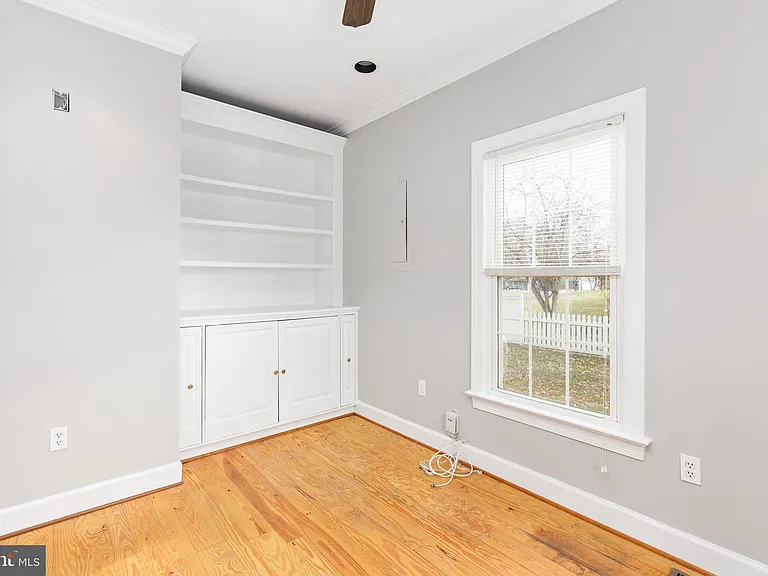 1445 Heatherstone Dr — Photo 7