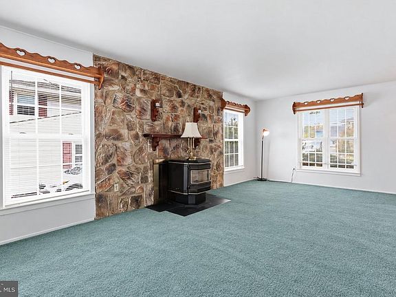 4th image of 16 Tweed Rd