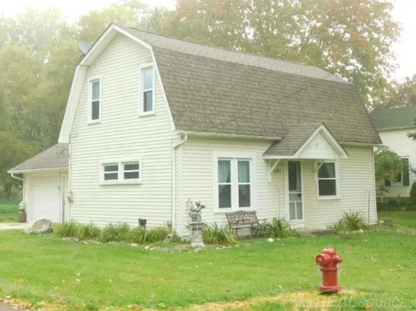401 E Mill St, Capac, MI 48014