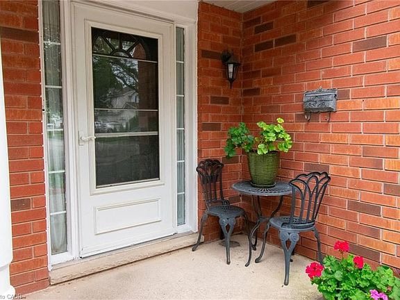 4th image of 24 Walker Ct