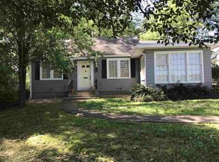 1201 Rosehill Cir, Jackson, MS 39202