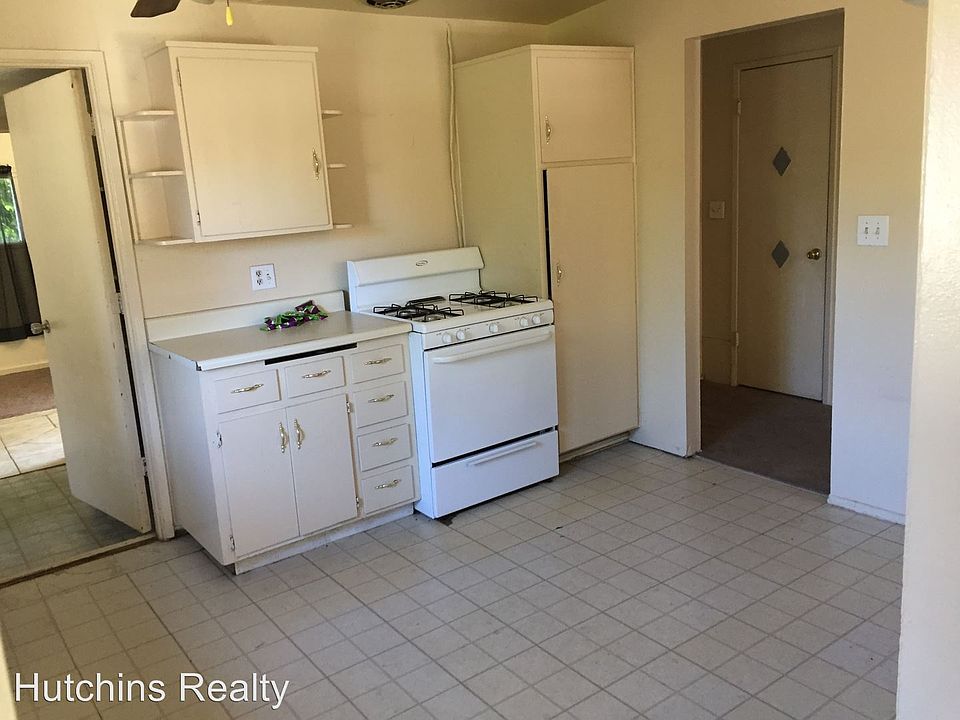 2nd image of 1023 Holly Ave