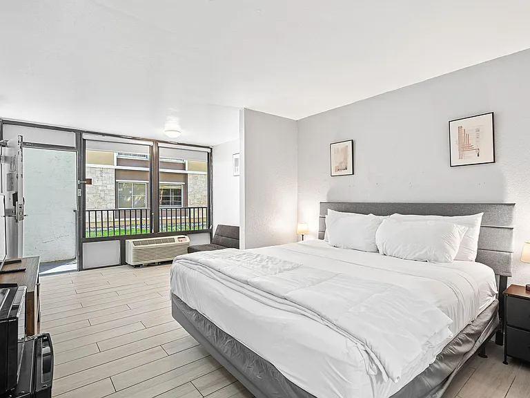 2520 Stirling Rd #307 — Photo 7