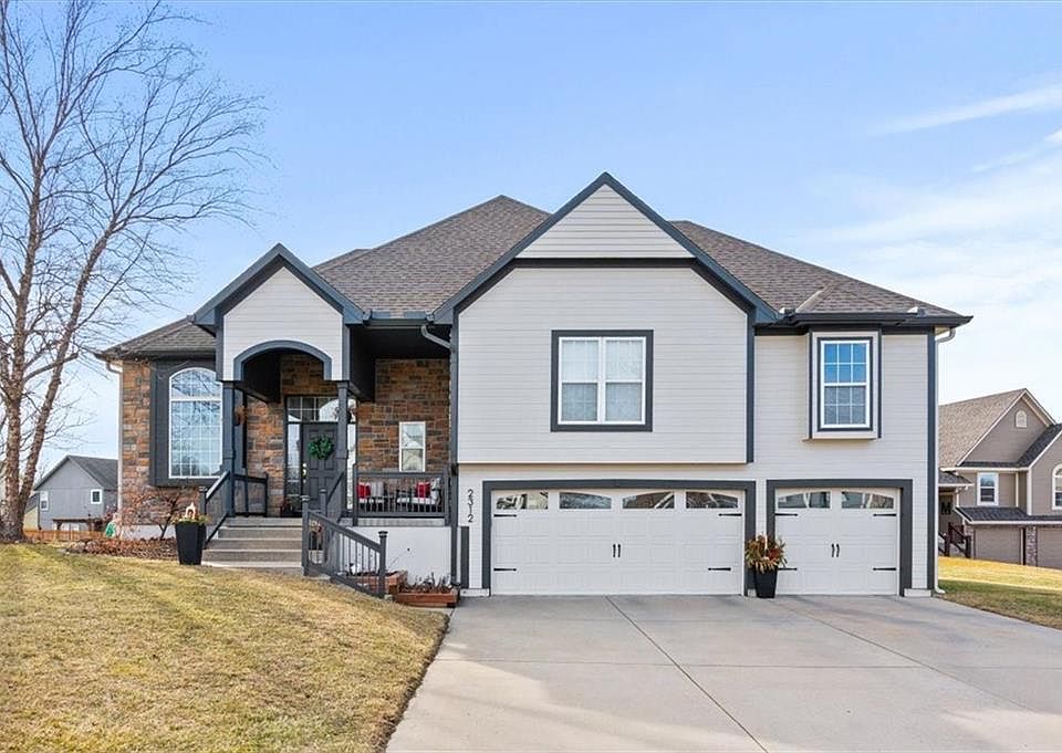 2312 SW Post Oak Ct, Lees Summit, MO 64082 | Zillow