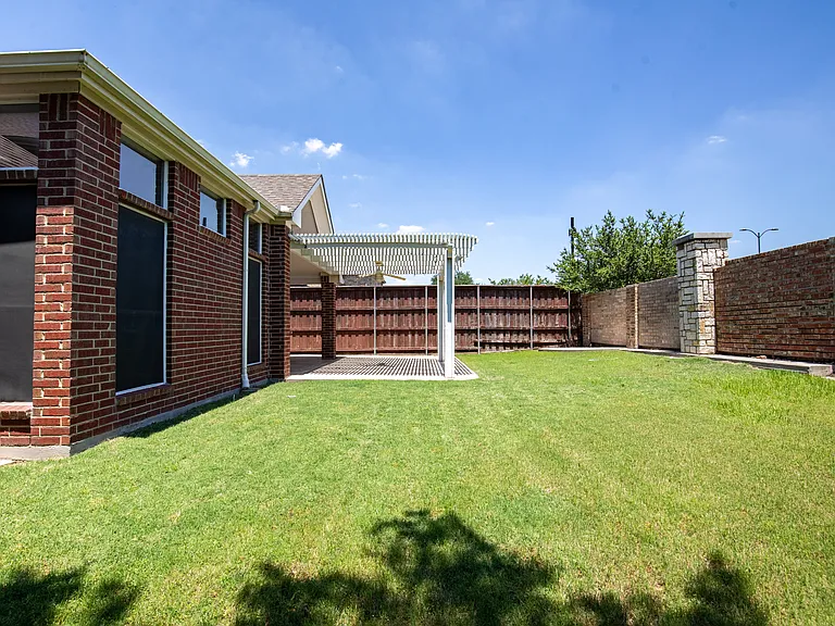 11388 Blackhawk Dr — Photo 31