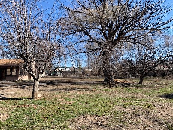 2nd image of 810 Sunset Dr #810