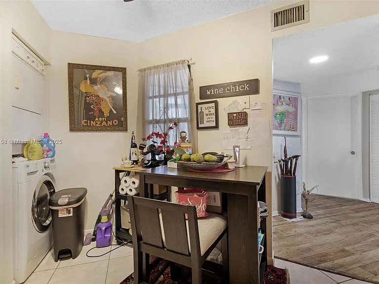 800 Independence Dr — Photo 20