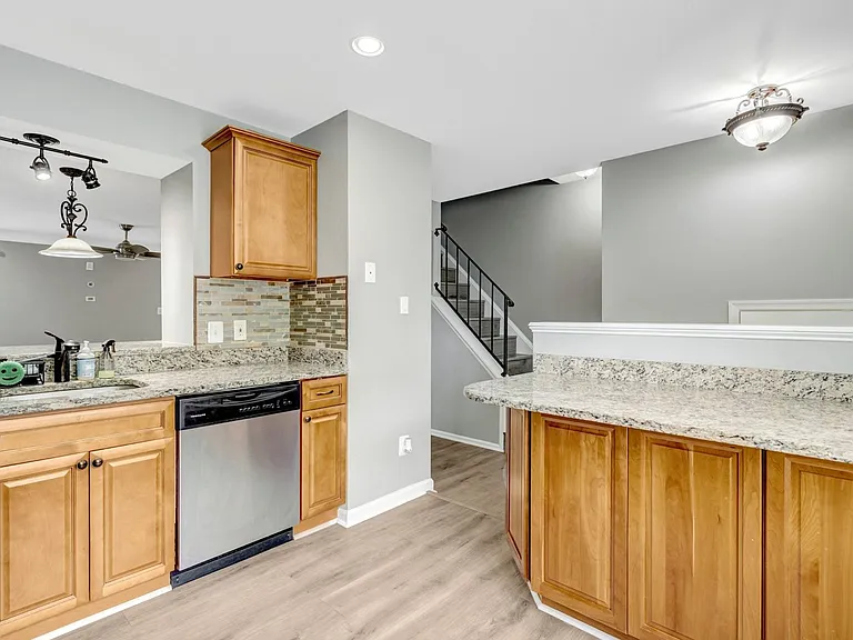 1848 Heather Glen Ct — Photo 10