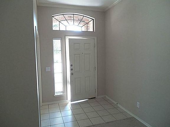 4th image of 2609 Saint Johns Dr