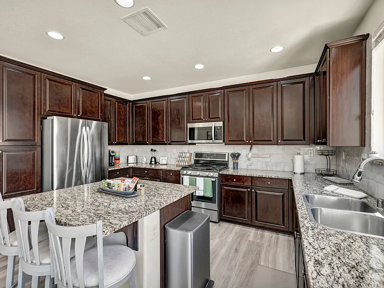 10677 Foxberry Park Dr — Photo 6