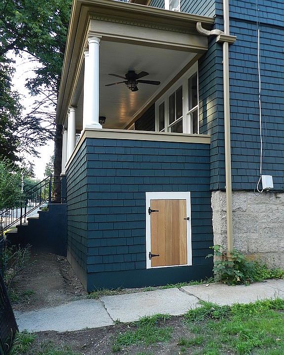 2nd image of 215 Garden St