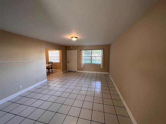 4th image of 500 NE 2nd St APT 126