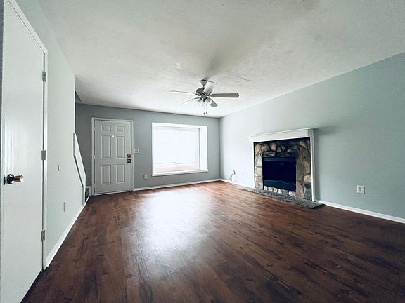 2nd image of 2967 Spruce Cir