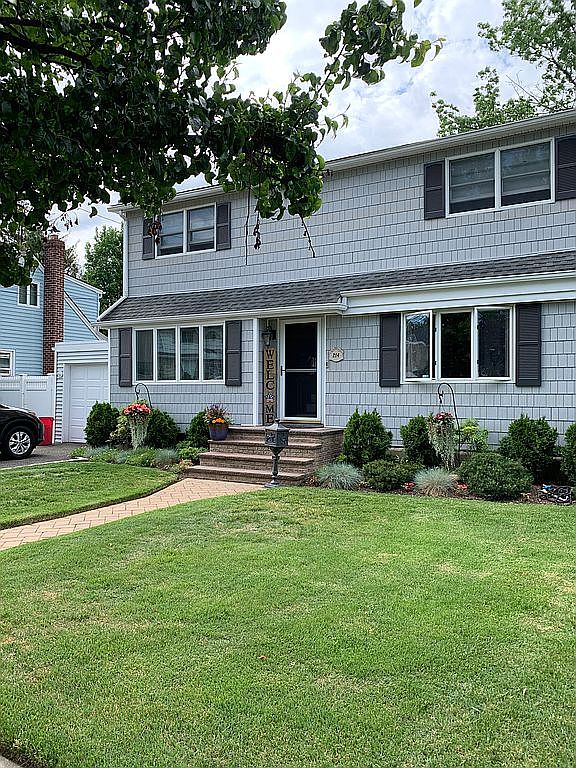 214 Abbey St, Massapequa Park, NY 11762 Zillow
