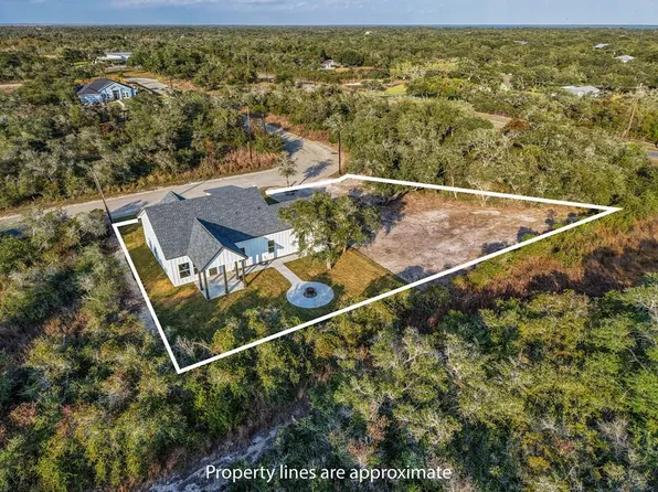 157 Walter Heldenfels Cir, Rockport, TX 78382