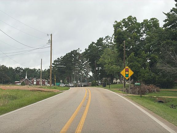 4th image of 823 State Highway 348