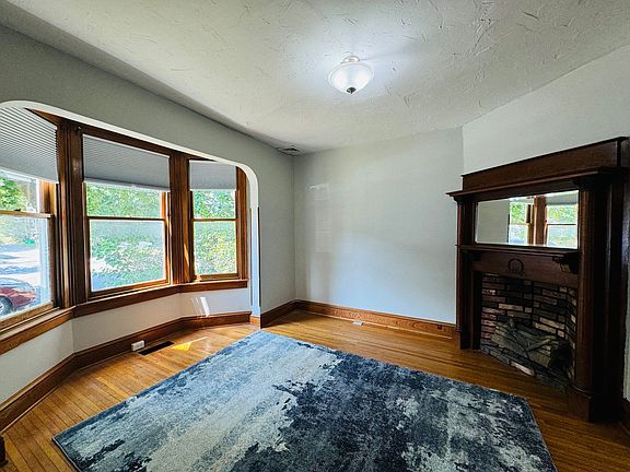 2nd image of 460 Park St
